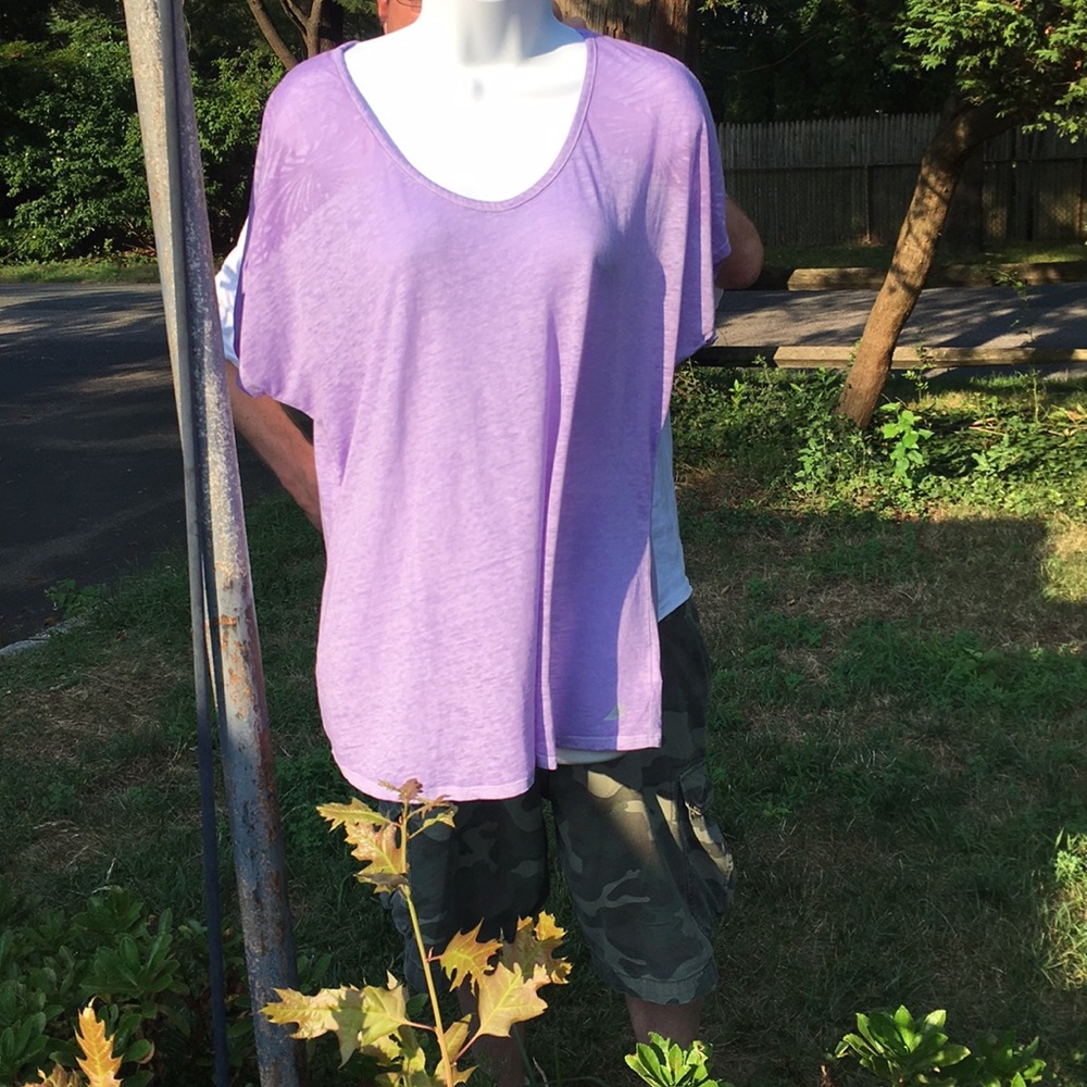 Free 2B tee. Lavender chambray size XXL